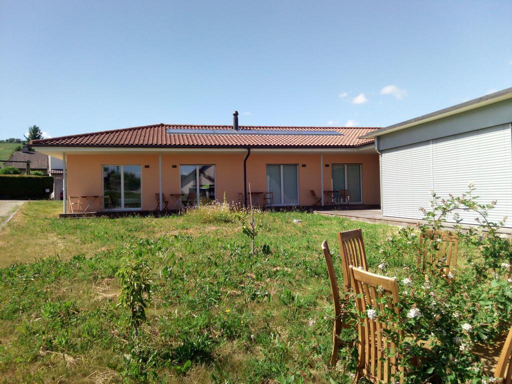 Bed And Breakfast Villa Hallau Exterior foto